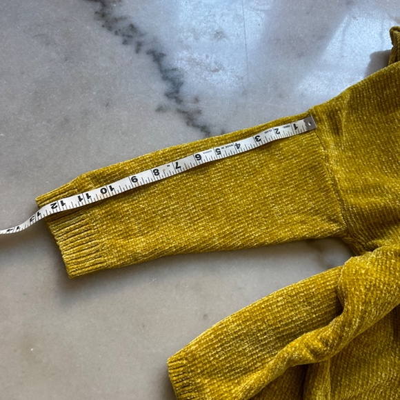 Express V neck xs - Picture 5 of 7